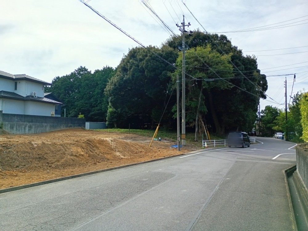 前面道路約7m以上のため駐車が快適です♪