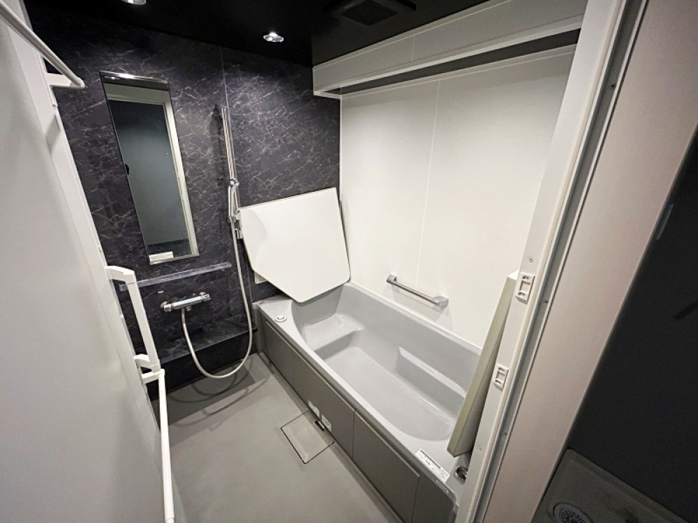 ホテルライクな雰囲気の浴室です。