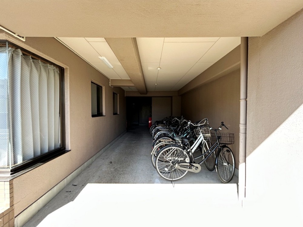 駐輪場も完備。