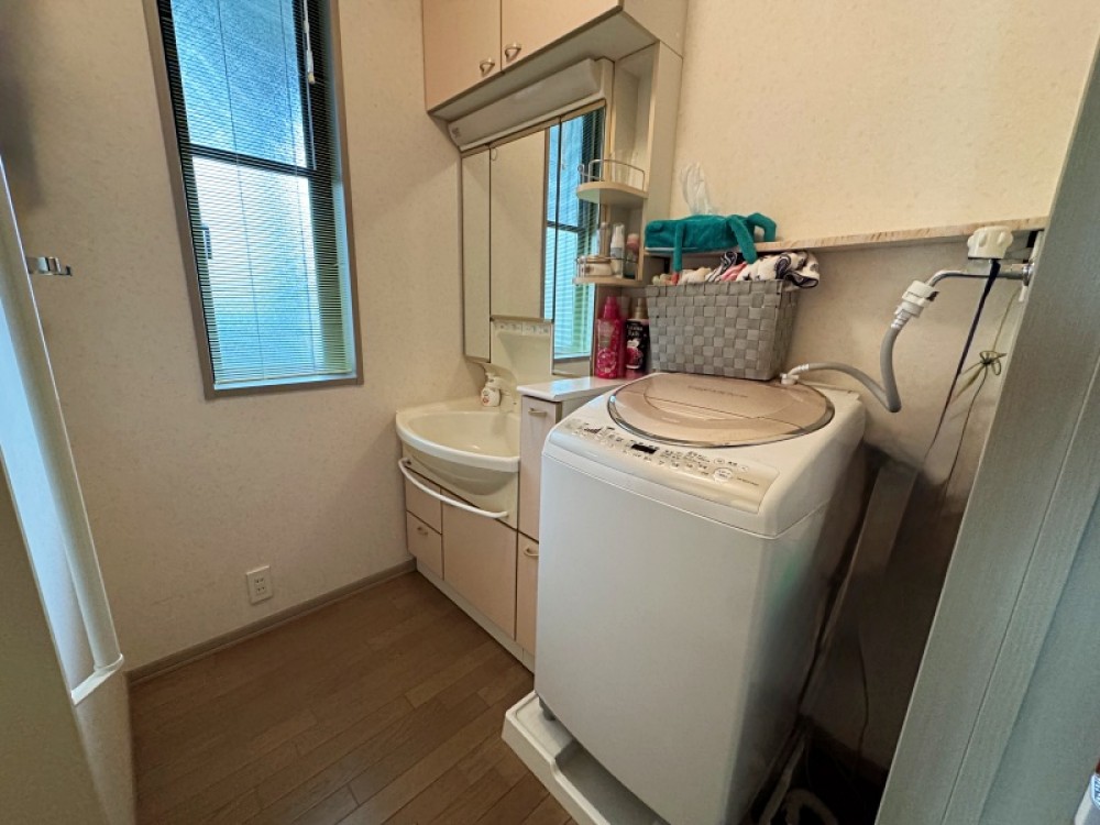 スッキリ収まる洗面化粧台。