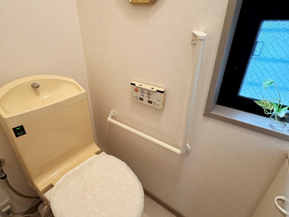 トイレは2箇所あり、混み合う時間帯も安心です。