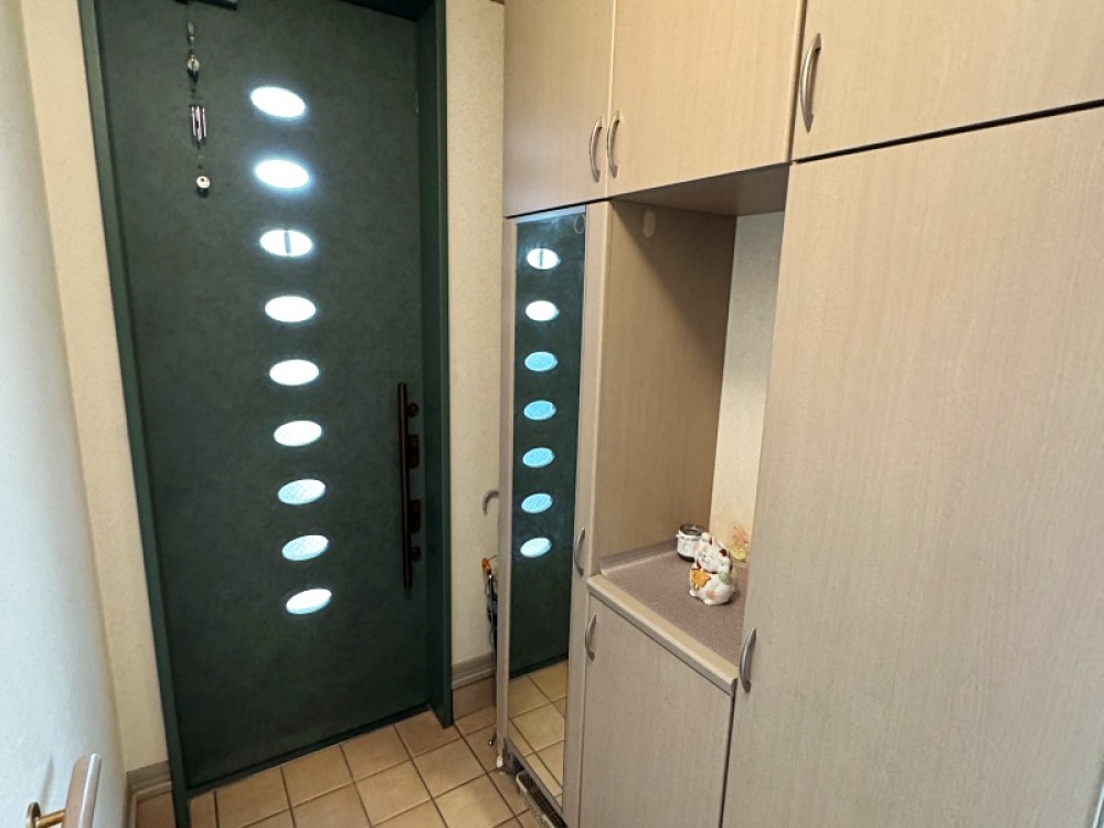 収納豊富な玄関です。