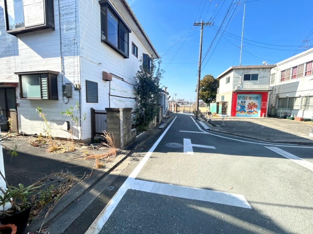 間口広々約10m！駐車も楽々です♪