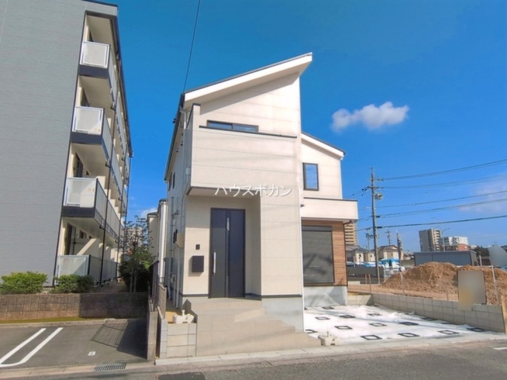 「鳴海」駅徒歩約8分！