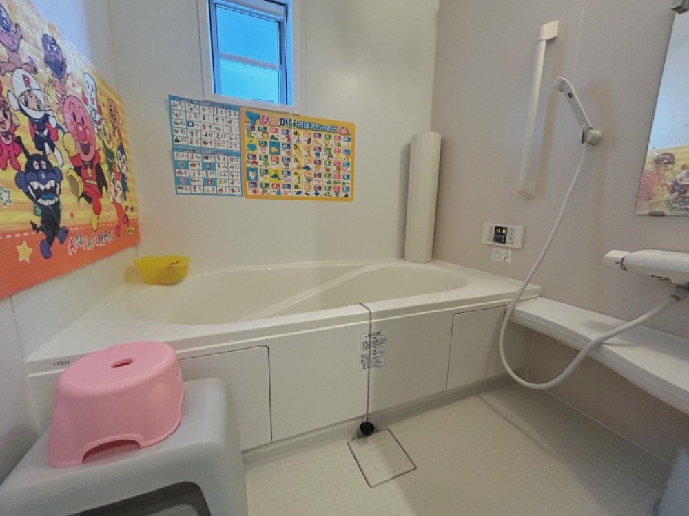 バスルームもゆったりくつろげる広さです。