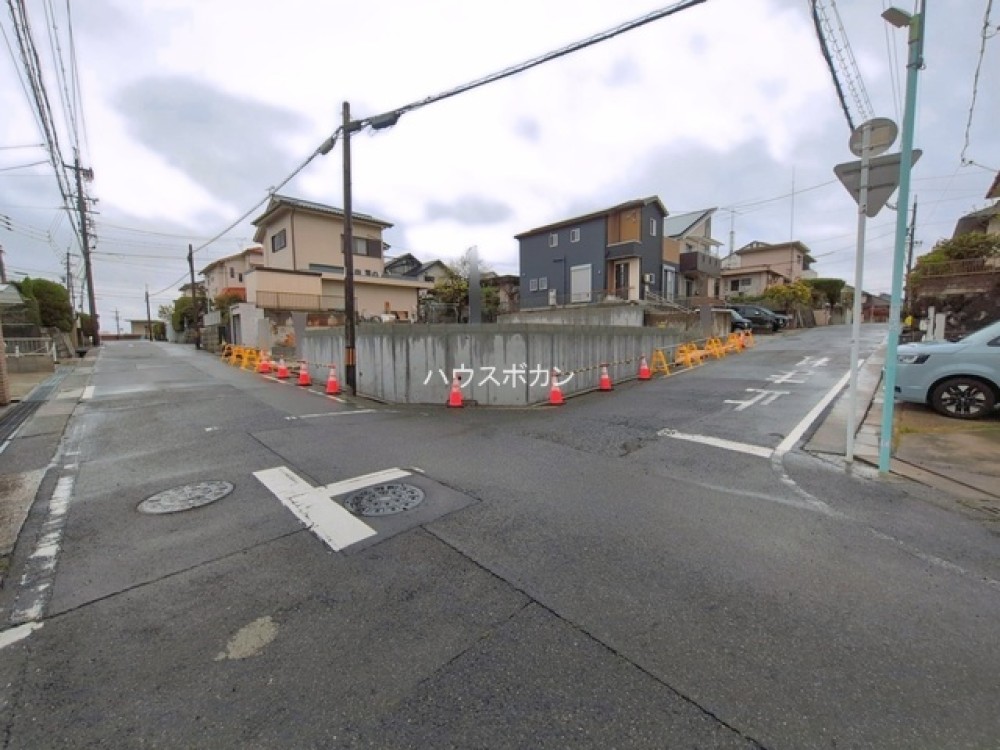 駐車スペース並列２台可能！