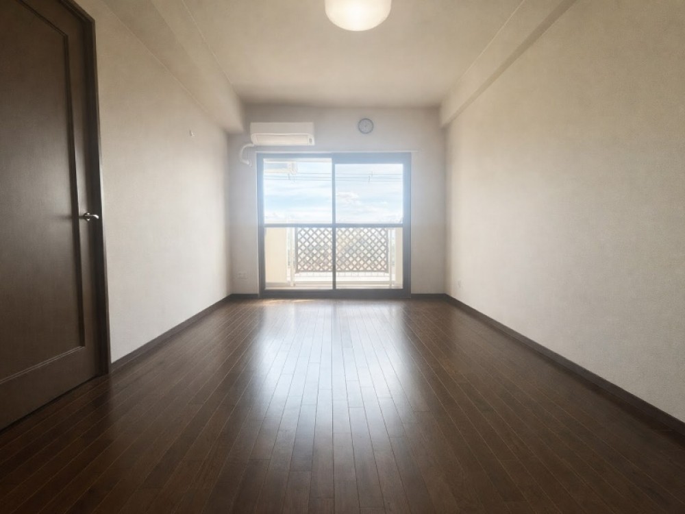 開放感のあるモダンな洋室です！