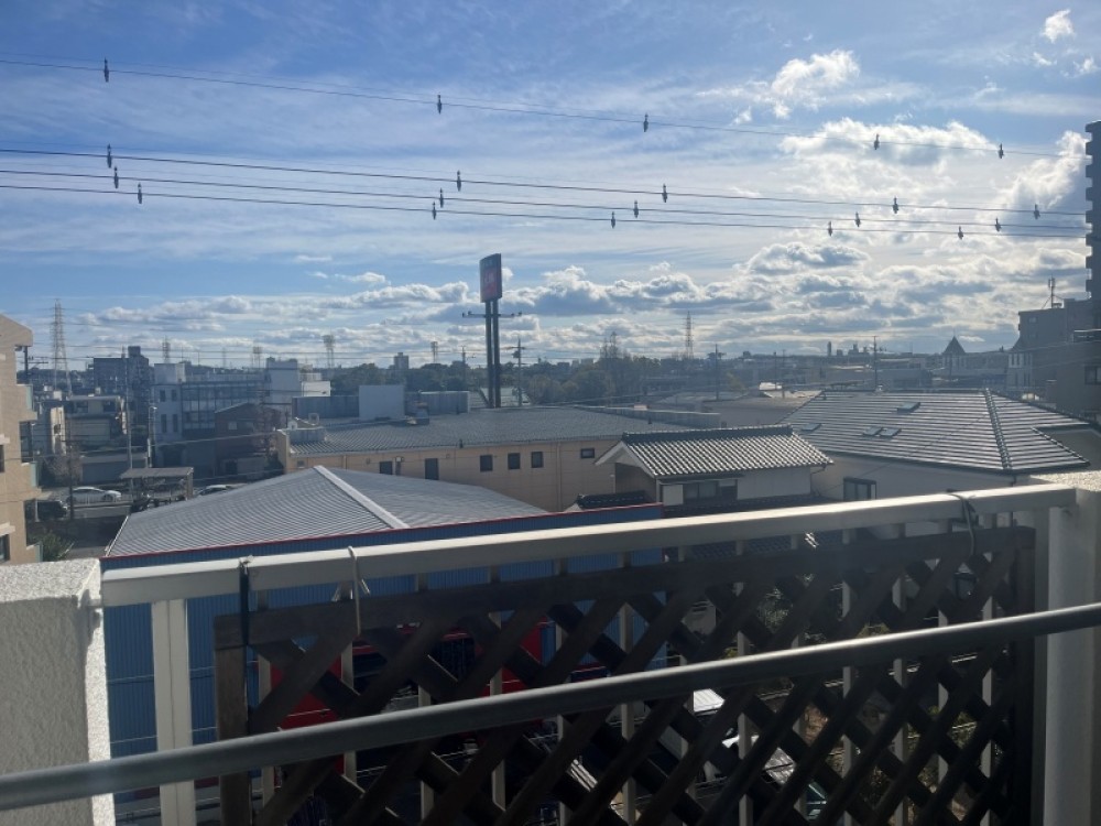 バルコニーからの眺望も良好です！
