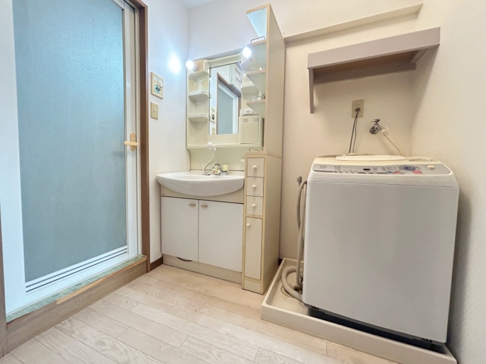 洗面台は収納たっぷり！