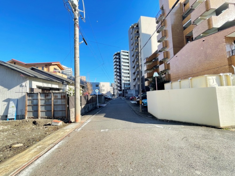 南面道路接面につき陽当たり良好♪