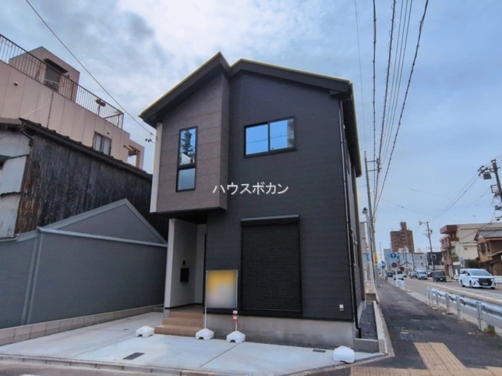 小・中学校共に徒歩約10分圏内！