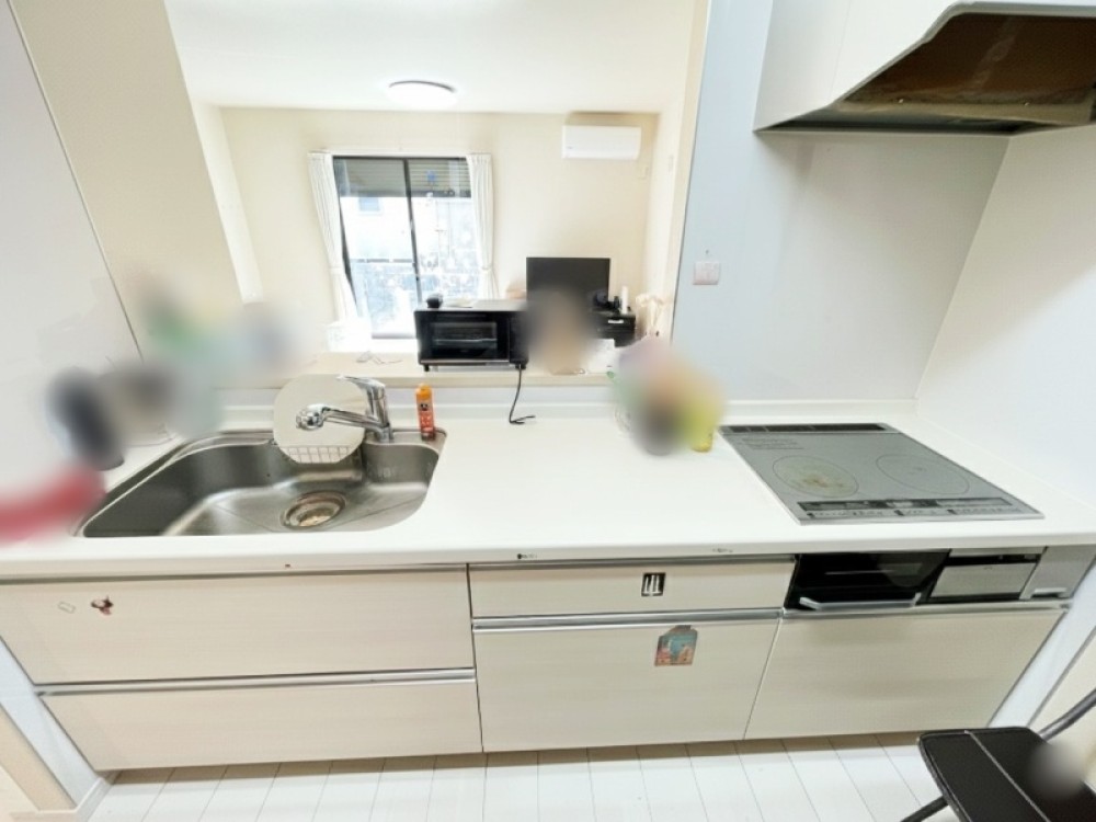 家族との会話を楽しめる対面キッチン♪