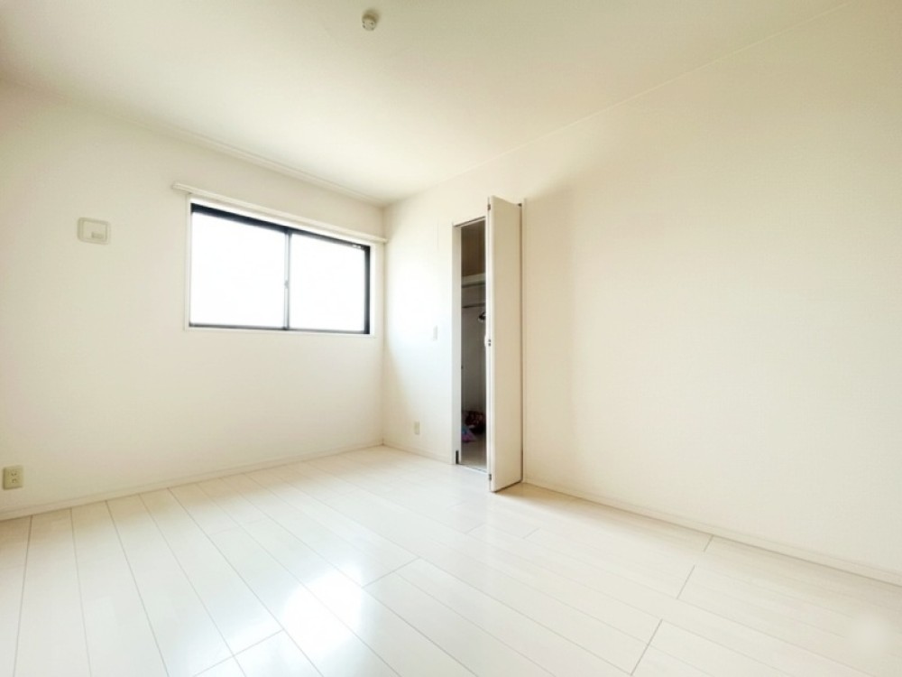 全居室収納付きのためスッキリ収納♪