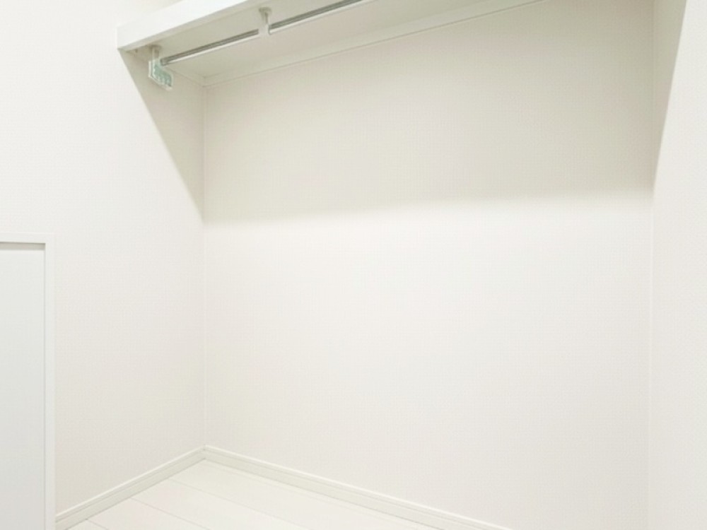 シーズンオフのお洋服も収納できます♪