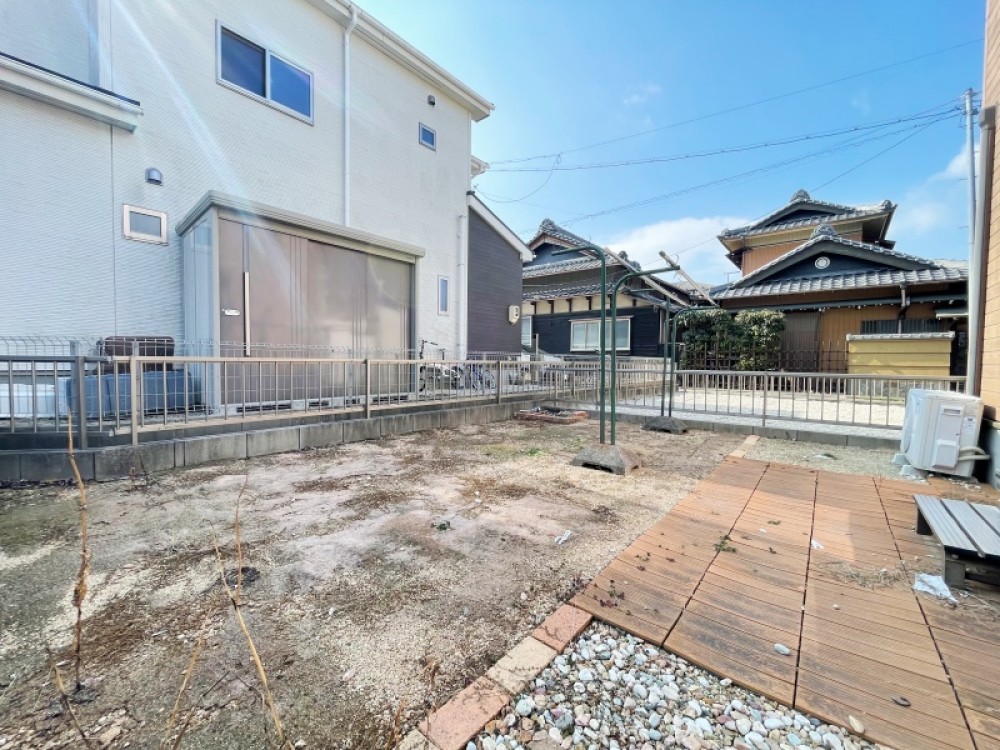広々なお庭有！ガーデニングやBBQを楽しめます◎