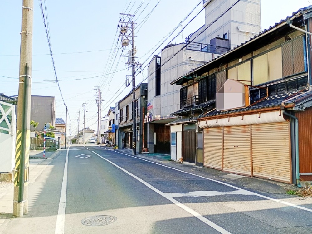 間口広々のため車の往来がスムーズです。