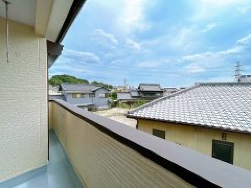 開放感のあるバルコニーから空が広がります。
