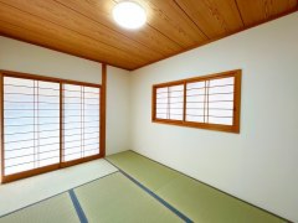 2面採光で明るい和室です。