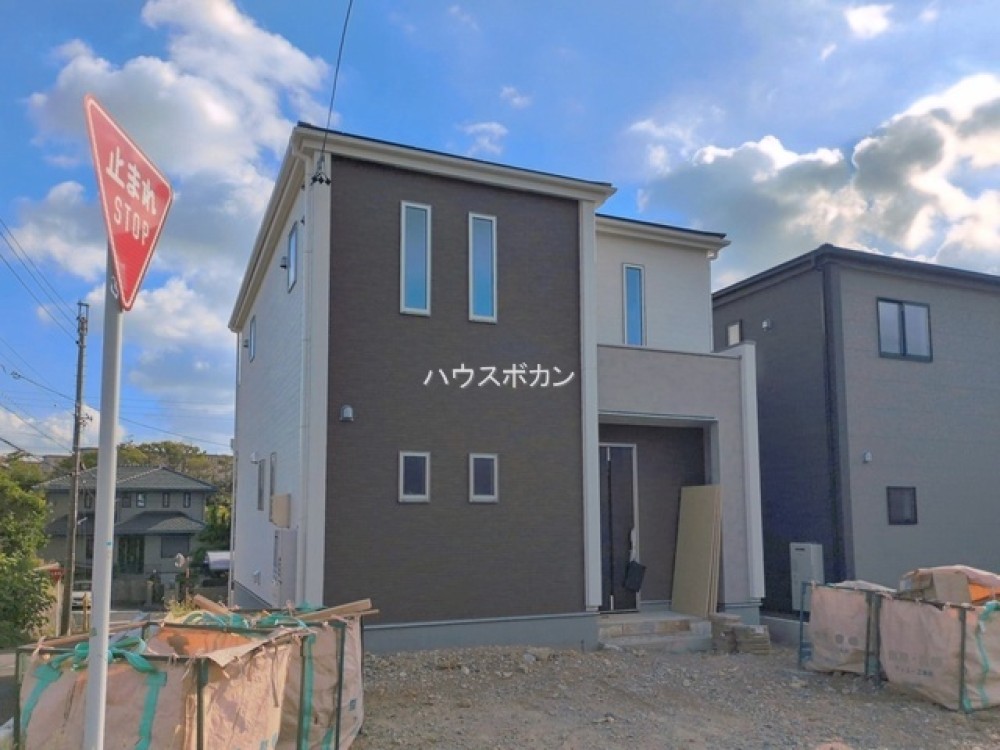 建築中の2階建て新築外観です！