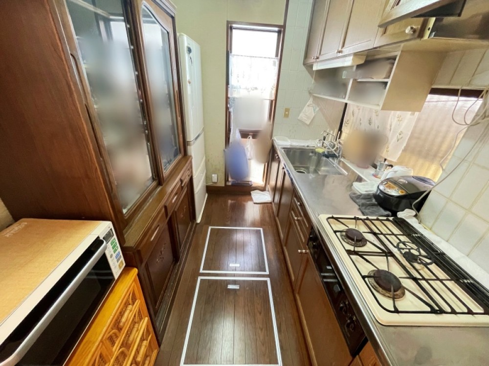 料理がはかどる3口コンロ付きキッチン。