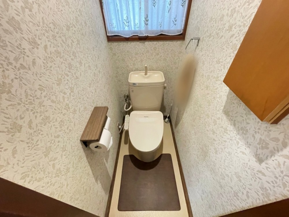 トイレは各階にございます。