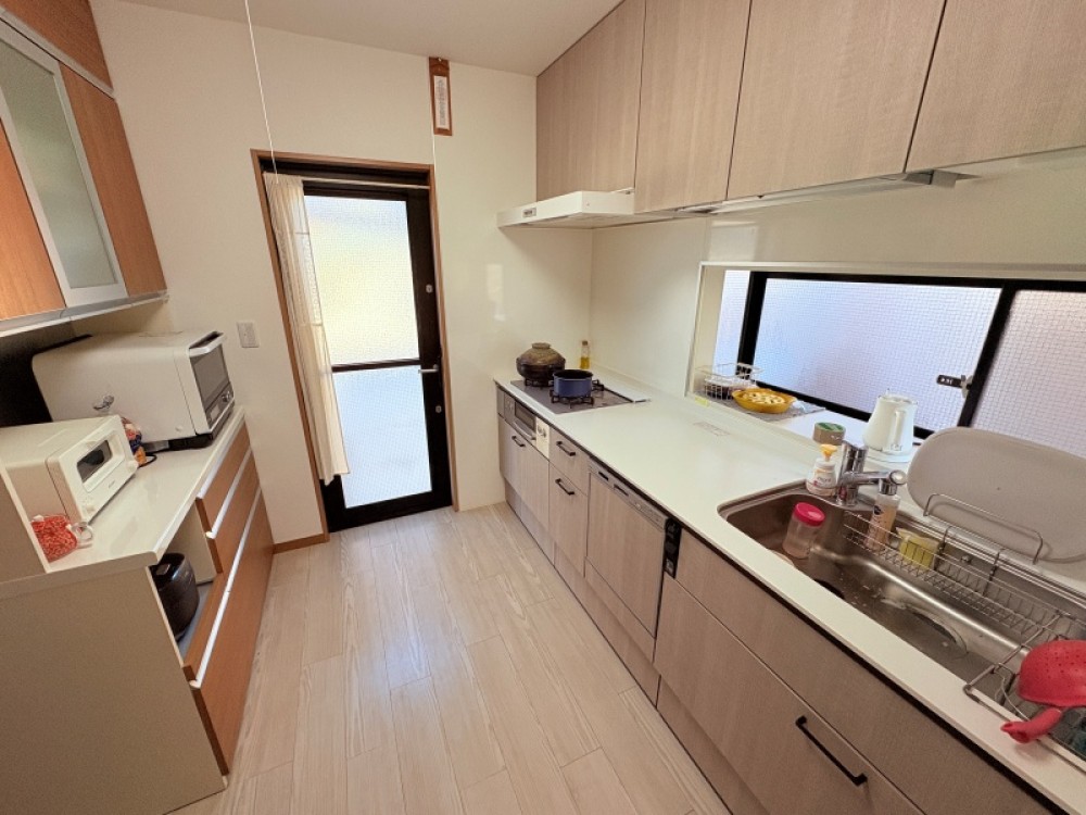 充実した収納を備えたシステムキッチン！