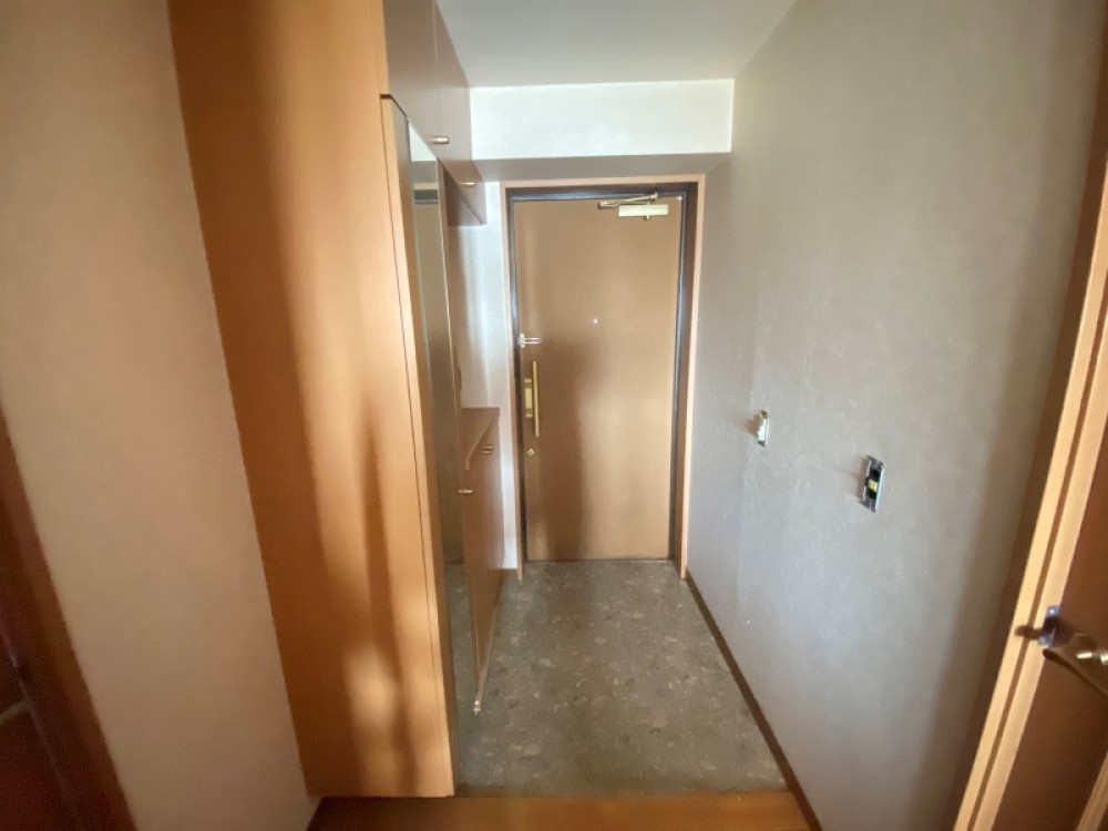 玄関収納付き！