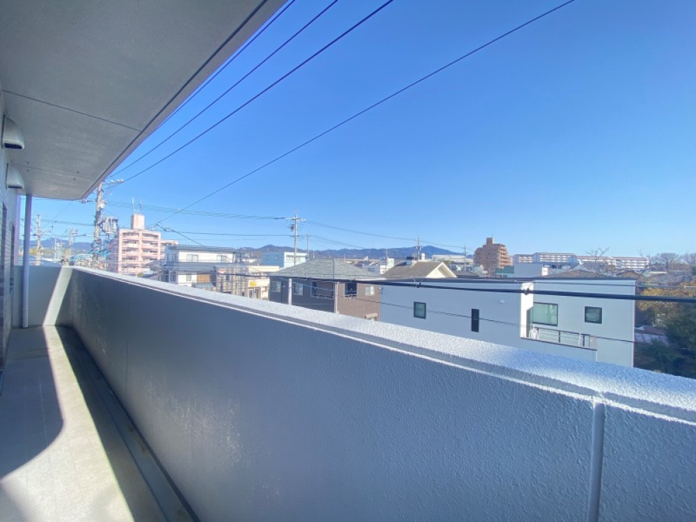 急な雨の日も洗濯物が濡れず安心です◎