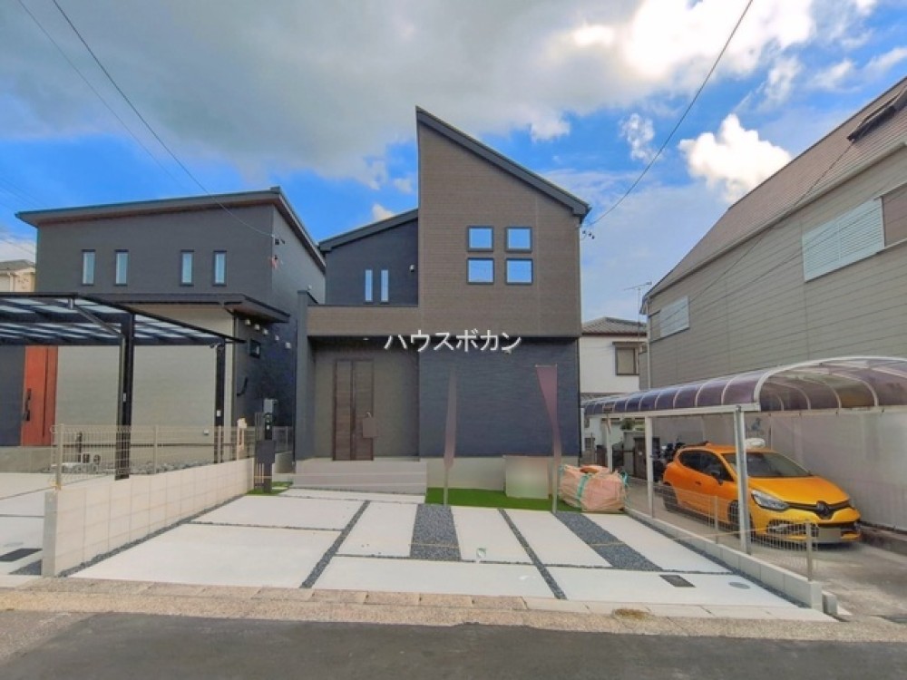スタイリッシュな外観の新築2階建て！