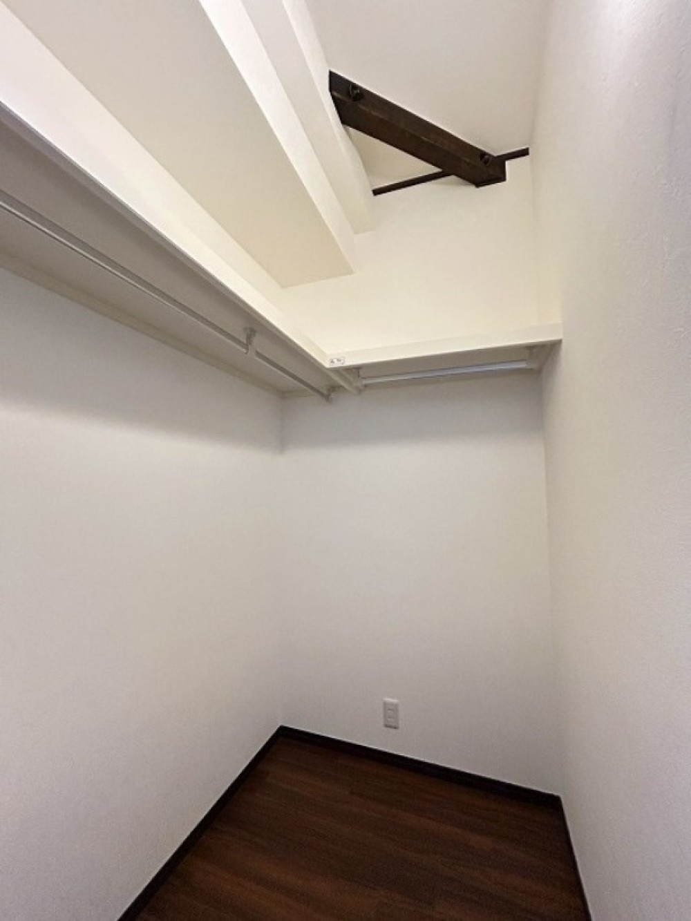 ファミリークローゼットはご家族の洋服等収納可能！