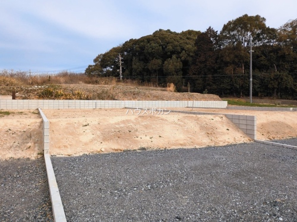 最寄り駅は名鉄河和線「南加木屋」駅です。