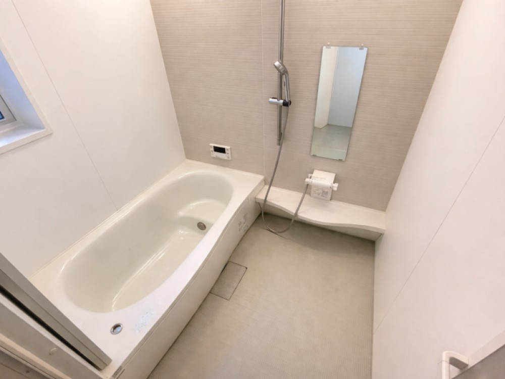 明るく開放感のある小窓付き！※CG加工済