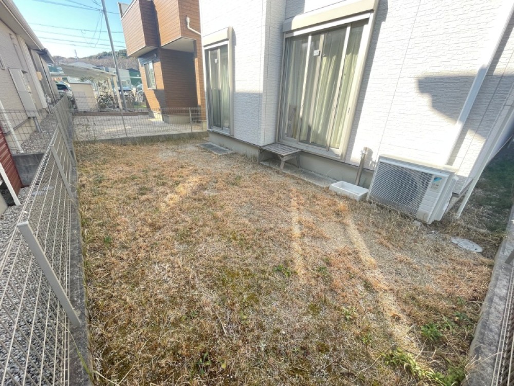 敷地南側に位置する広々としたお庭です♪