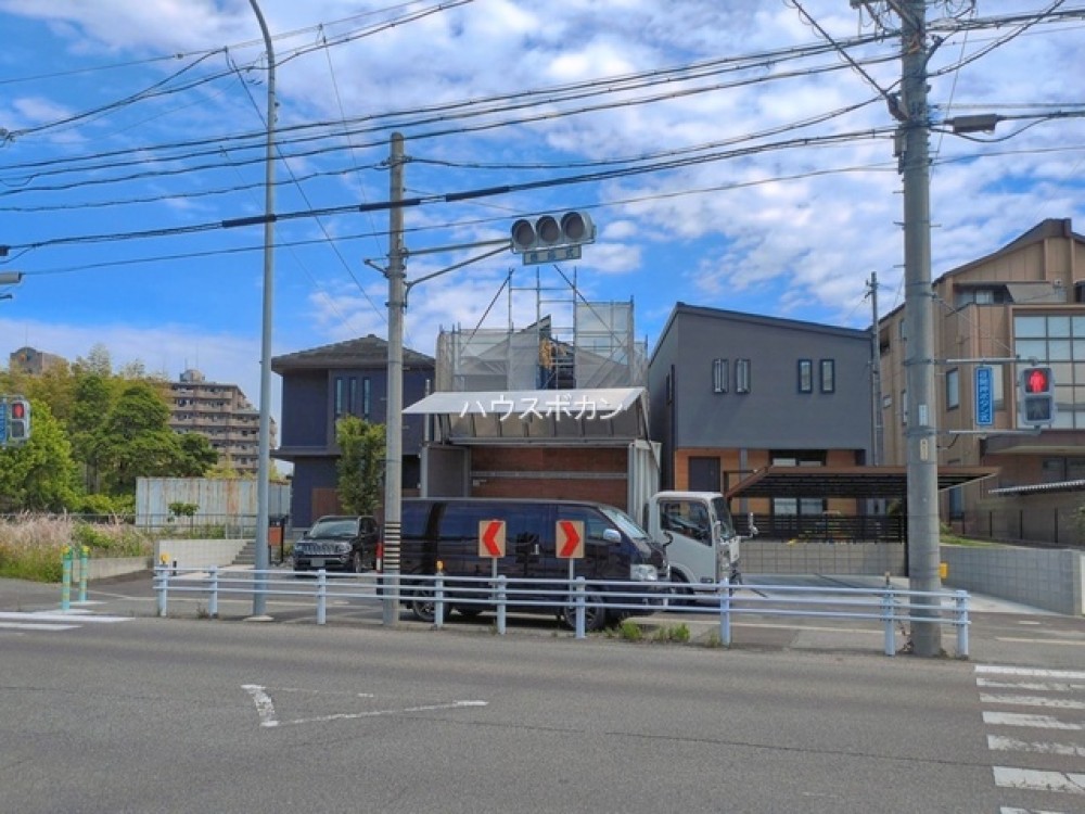 小学校まで徒歩約1分◎