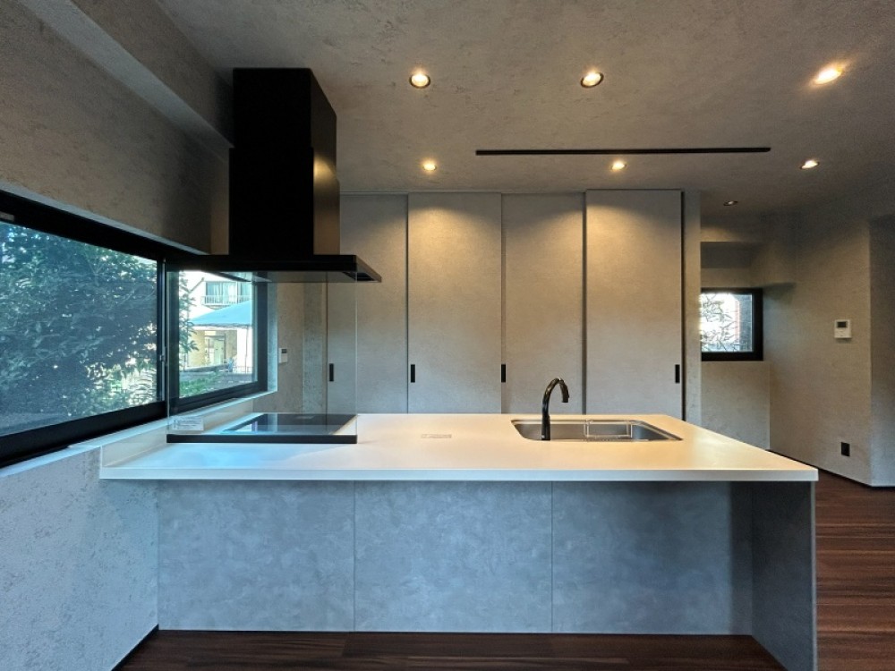 収納充実のシステムキッチン！