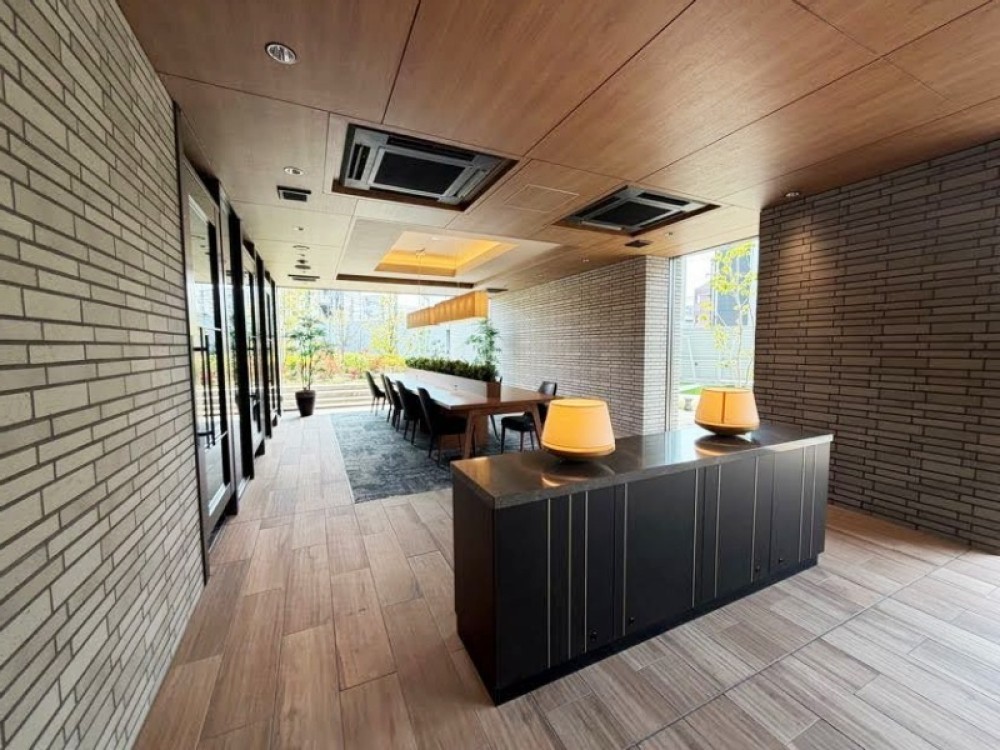 高級感あふれるエントランス。