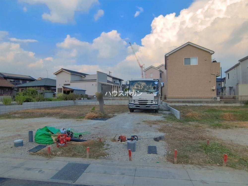 建築中の現地。閑静な住宅街に位置します！