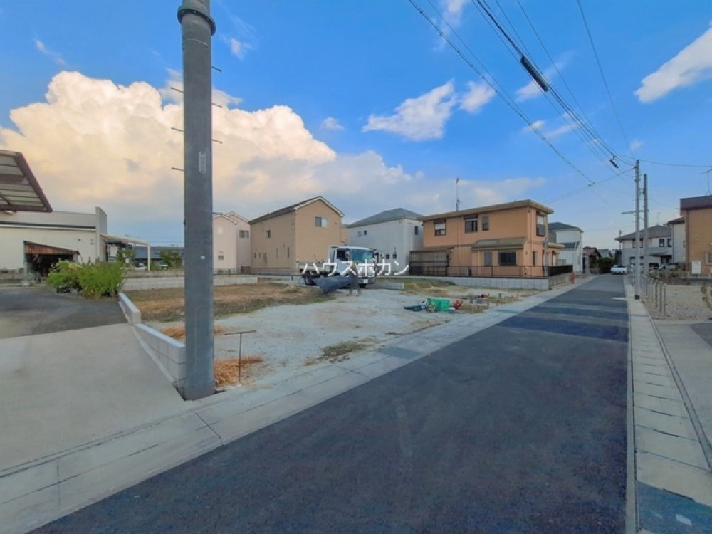 建築中の現地。閑静な住宅街に位置します！
