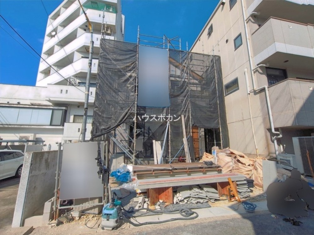 建築中の新築戸建、完成が楽しみです！