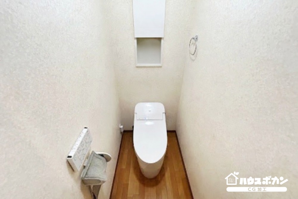 壁面収納付きのトイレです。