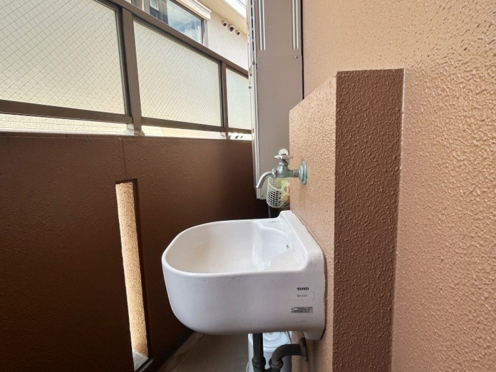 汚れ物を気兼ねなく洗える、便利な多目的流しです。