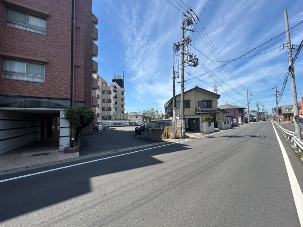 周辺環境充実のエリアです。