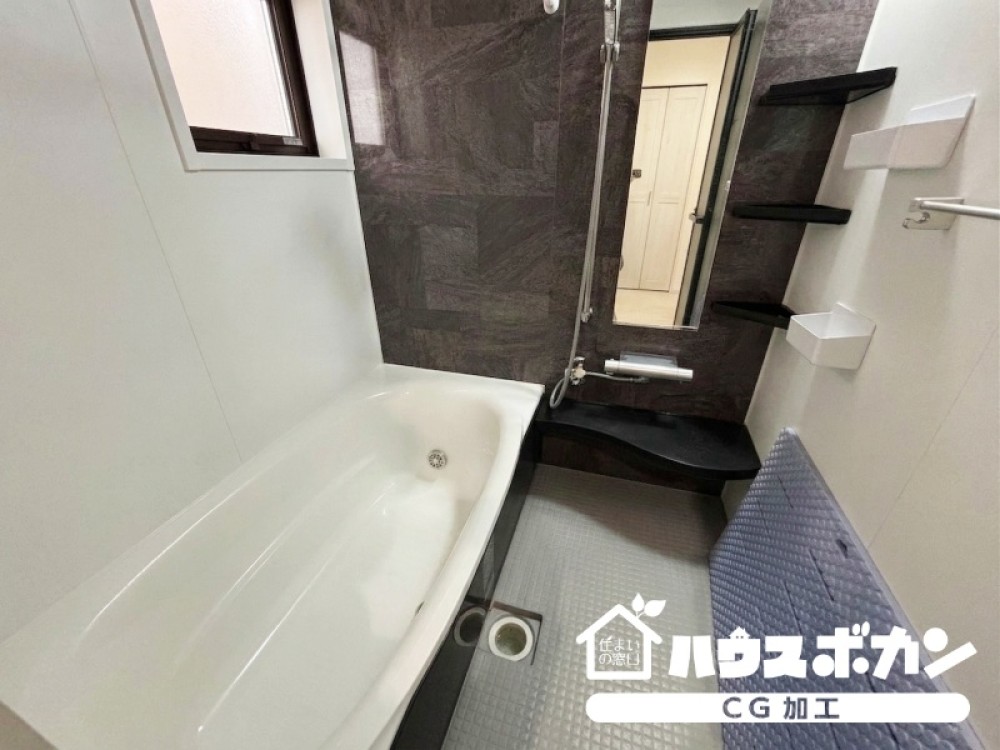 雨の日も安心。浴室乾燥機付きで洗濯も快適！