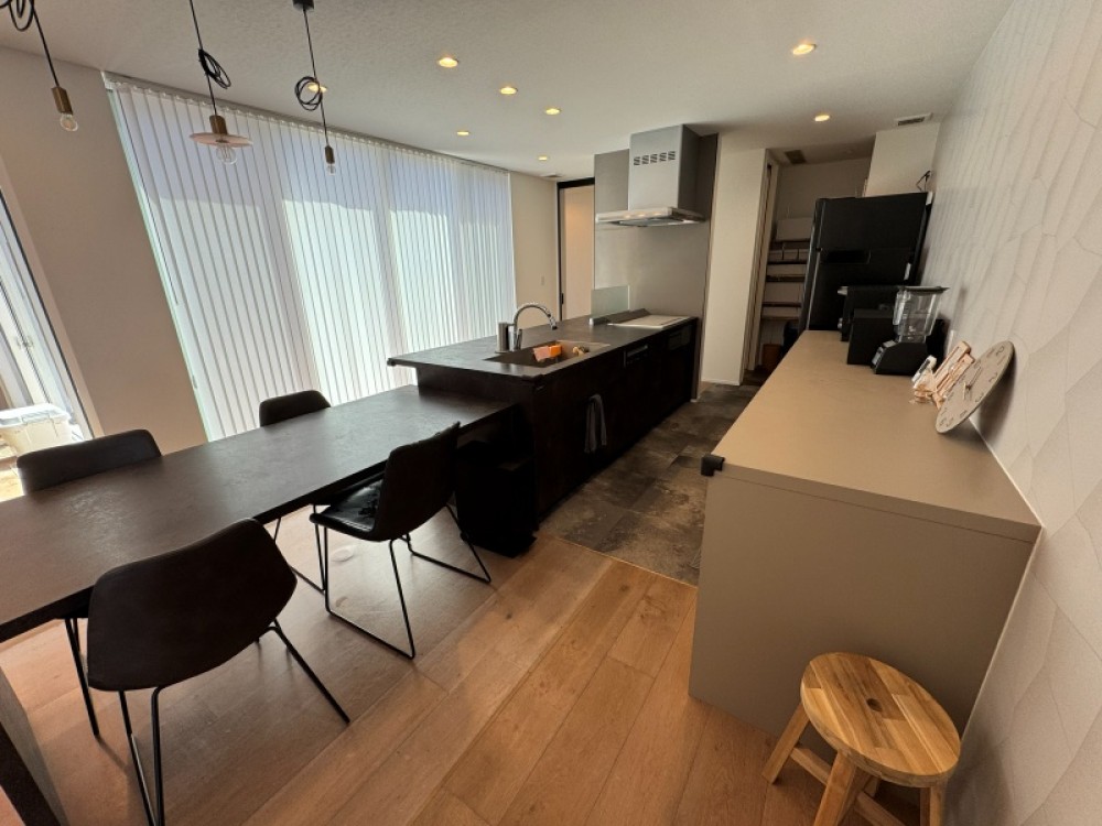 家族との会話を楽しめる対面キッチン♪