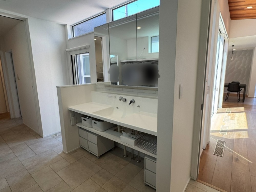 おしゃれでスタイリッシュな洗面スペース。