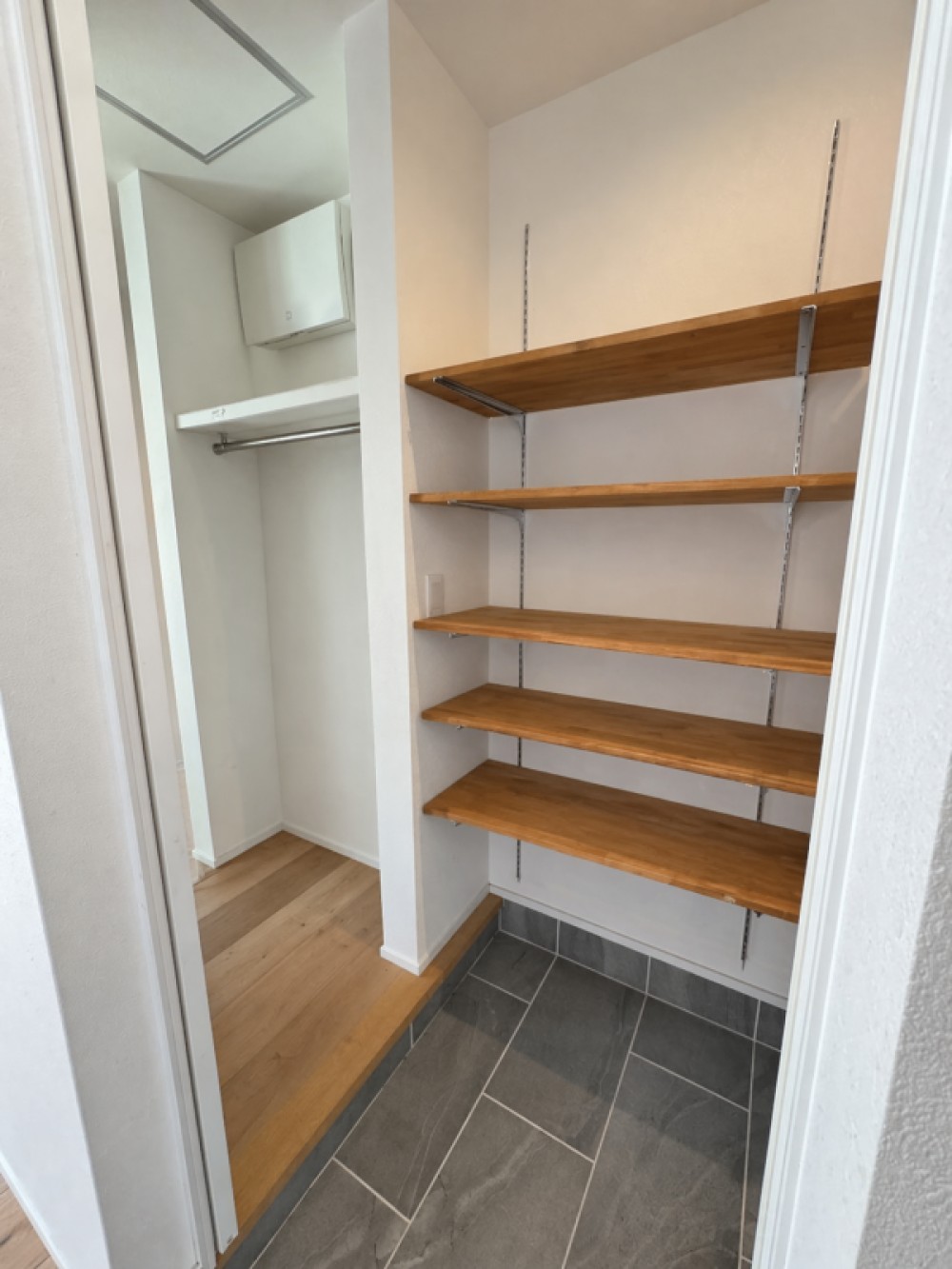 いつでもスッキリと片付く玄関です。