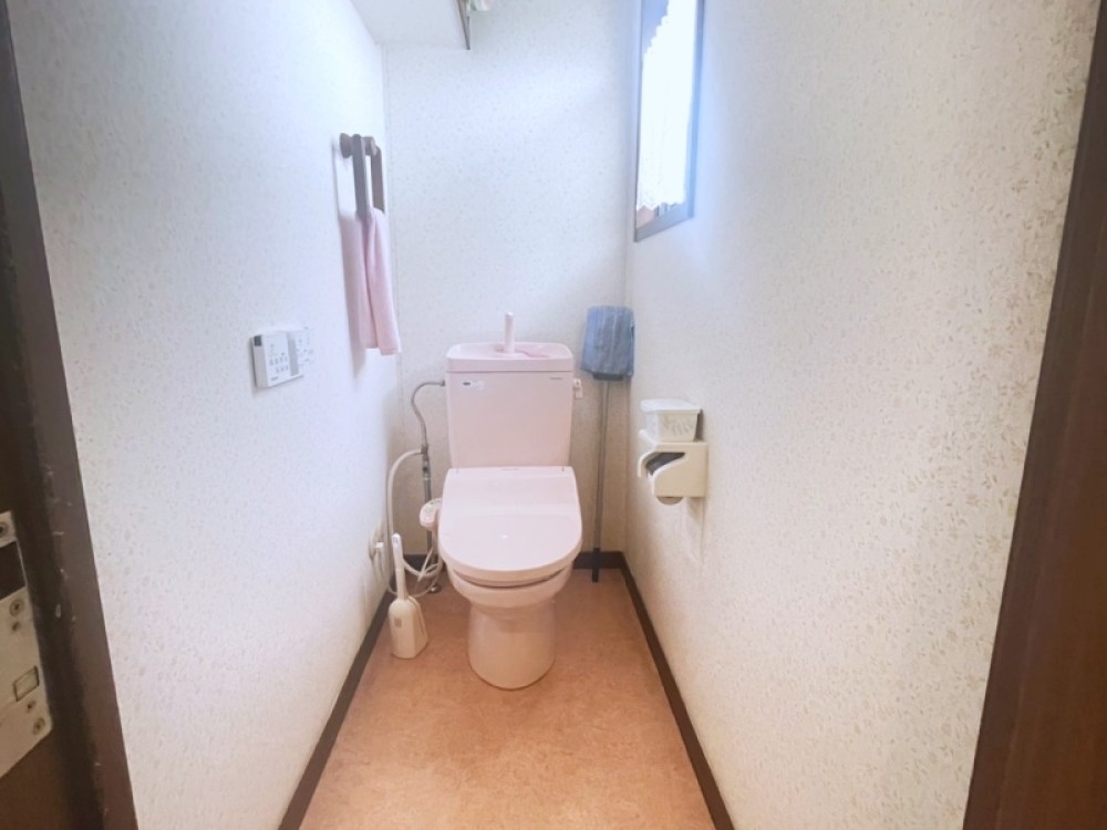 トイレは各階にあり、混み合う時間も安心◎