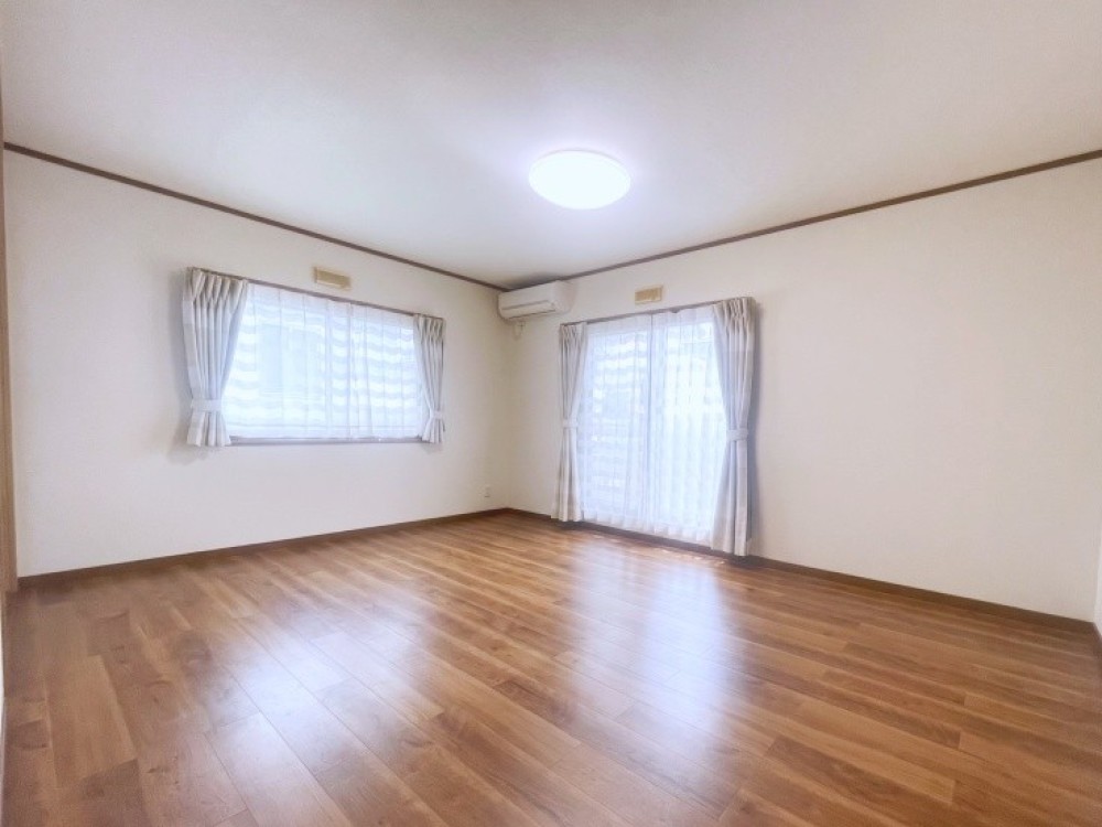 シンプルでナチュラルな内装デザイン。※CG加工済