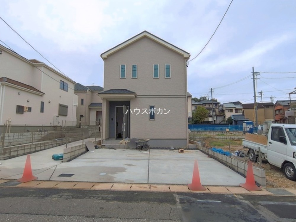 建築中の2階建て新築外観です！