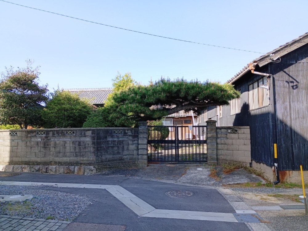 小中学校ともに徒歩10分以内！